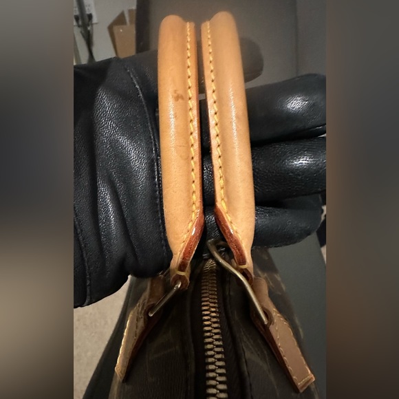 LOUIS VUITTON Monogram Alma Hand Bag.                    (made in France ) - Picture 13 of 16